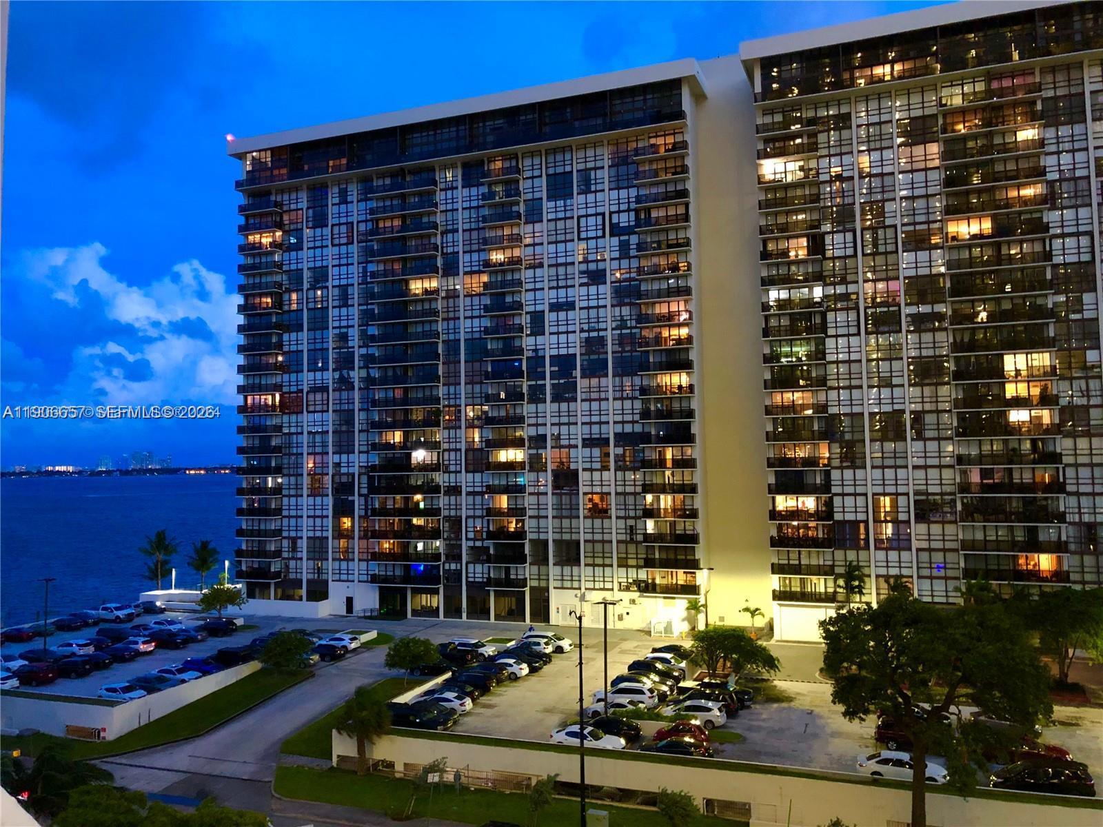 600 Northeast 36th Street, Unit 2011 Miami, FL 33137 - Photo 42 of 49