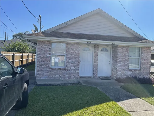 $1,150 | 3523 Pakenham Drive, Chalmette, LA 70043