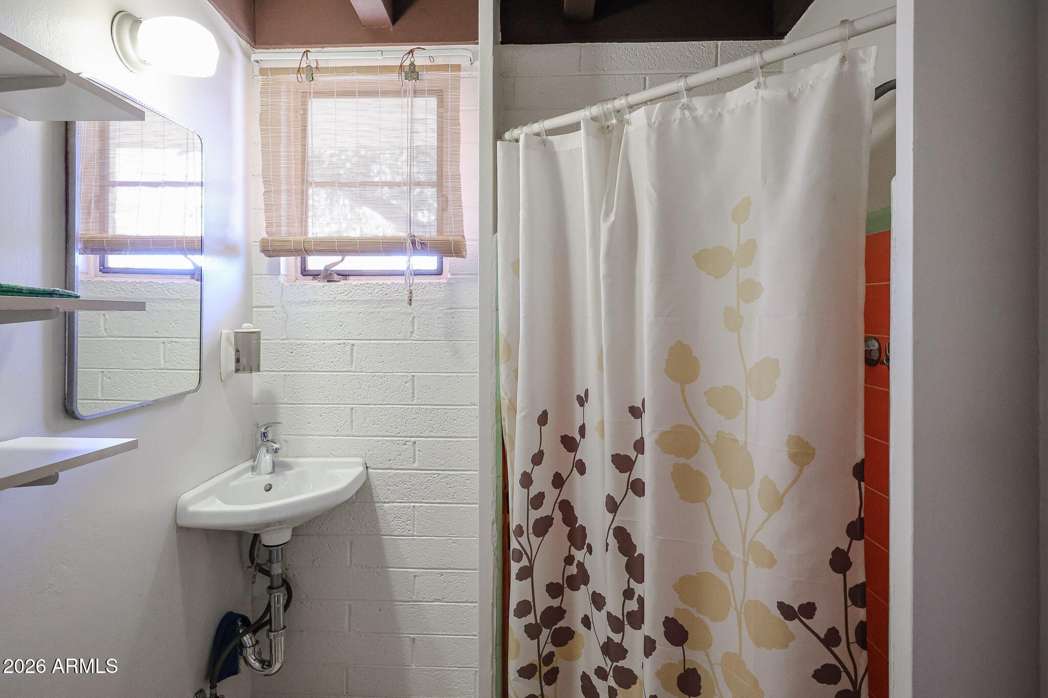 3039 East Charter Oak Road Phoenix, AZ 85032 - Photo 20 of 46 Bathroom in Bedroom 1