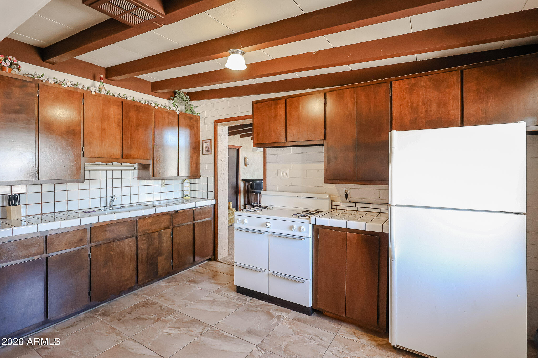 3039 East Charter Oak Road Phoenix, AZ 85032 - Photo 10 of 46 Kitchen