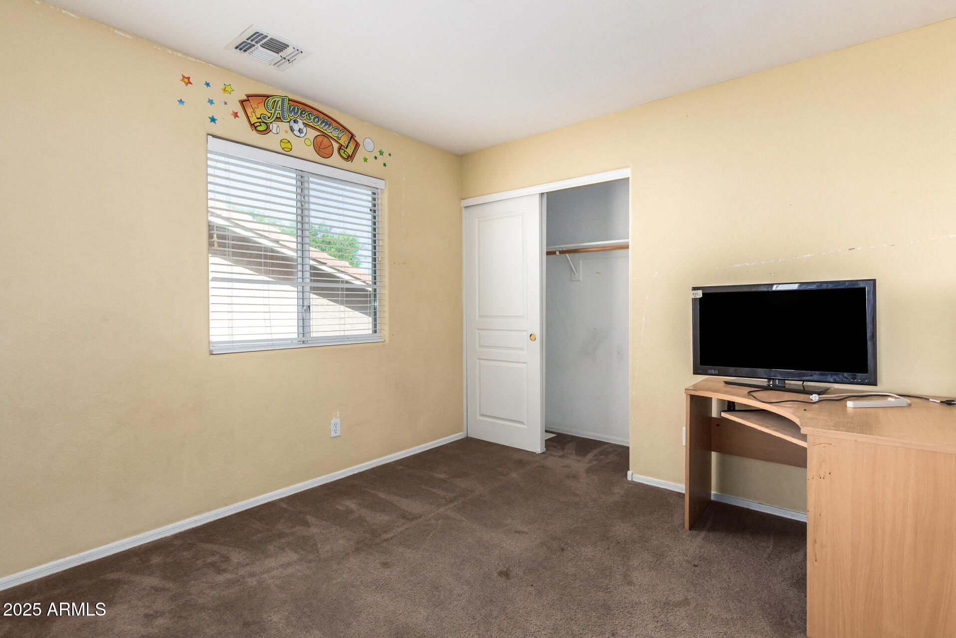 7229 West Crown King Road Phoenix, AZ 85043 - Photo 28 of 38 a view of a livingroom with entryway