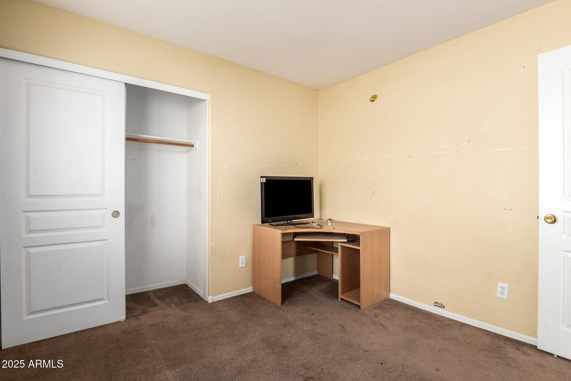 7229 West Crown King Road Phoenix, AZ 85043 - Photo 29 of 38 a view of an empty room