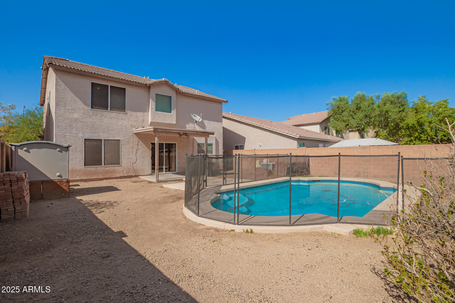 7229 West Crown King Road Phoenix, AZ 85043 - Photo 35 of 38 a ocean view with a backyard space