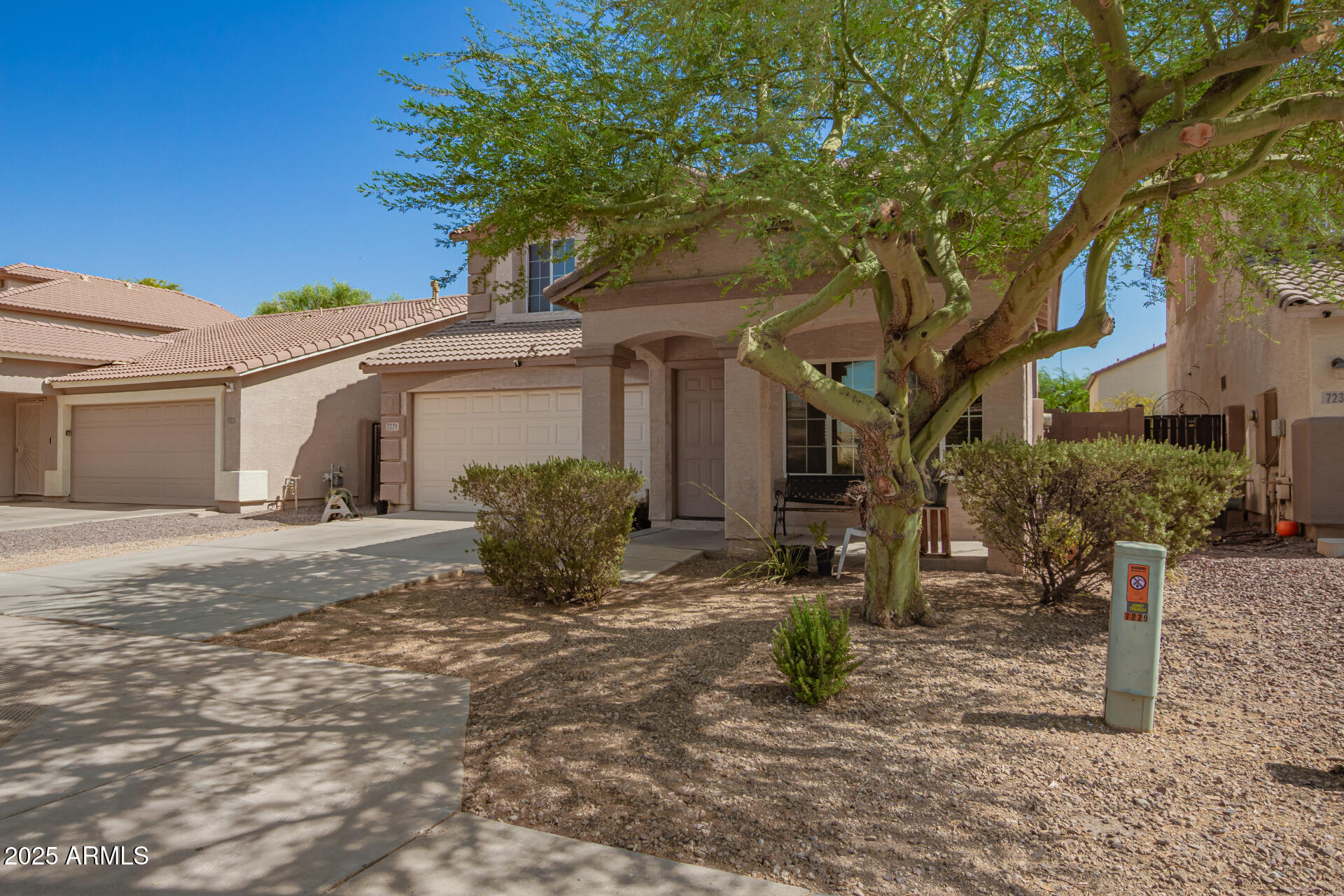 7229 West Crown King Road Phoenix, AZ 85043 - Photo 5 of 38 a view of a house with backyard