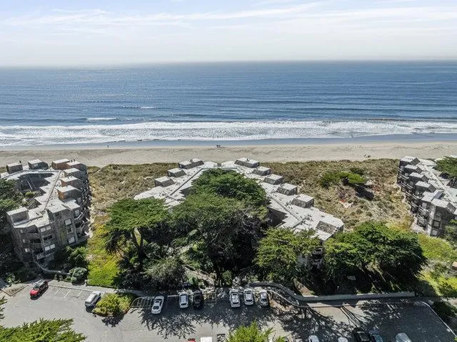 a view of an ocean view