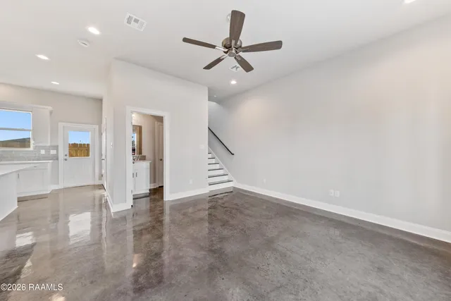 $1,800 | 113 Firethorn Drive, Youngsville, LA 70592