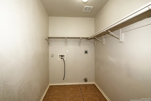 $1,850 | 9910 Shawnee Bluff, Converse, TX 78109