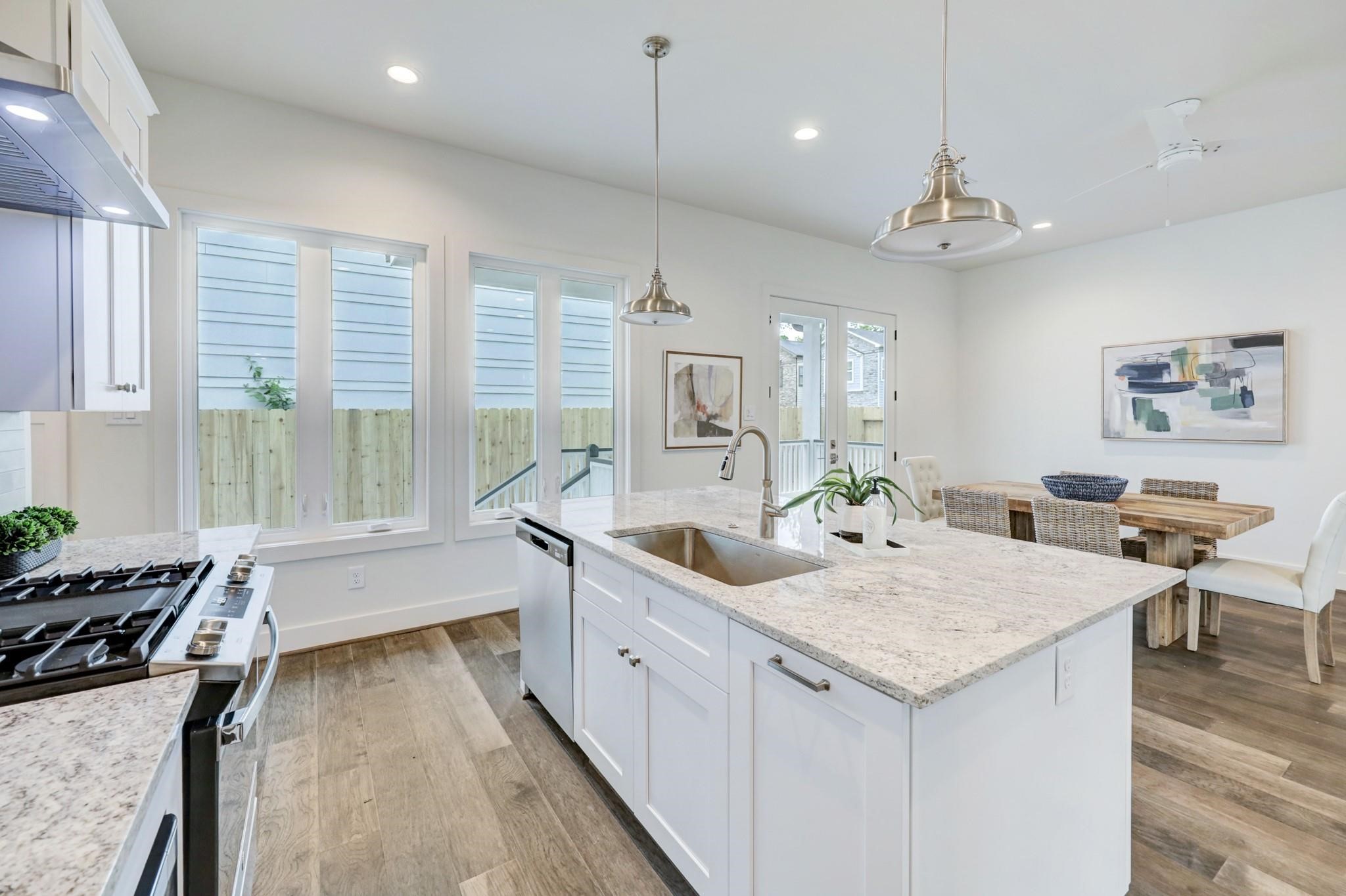 3827 Arlington Street Houston, TX 77018 - Photo 13 of 39 Ample natural light from tall windows.