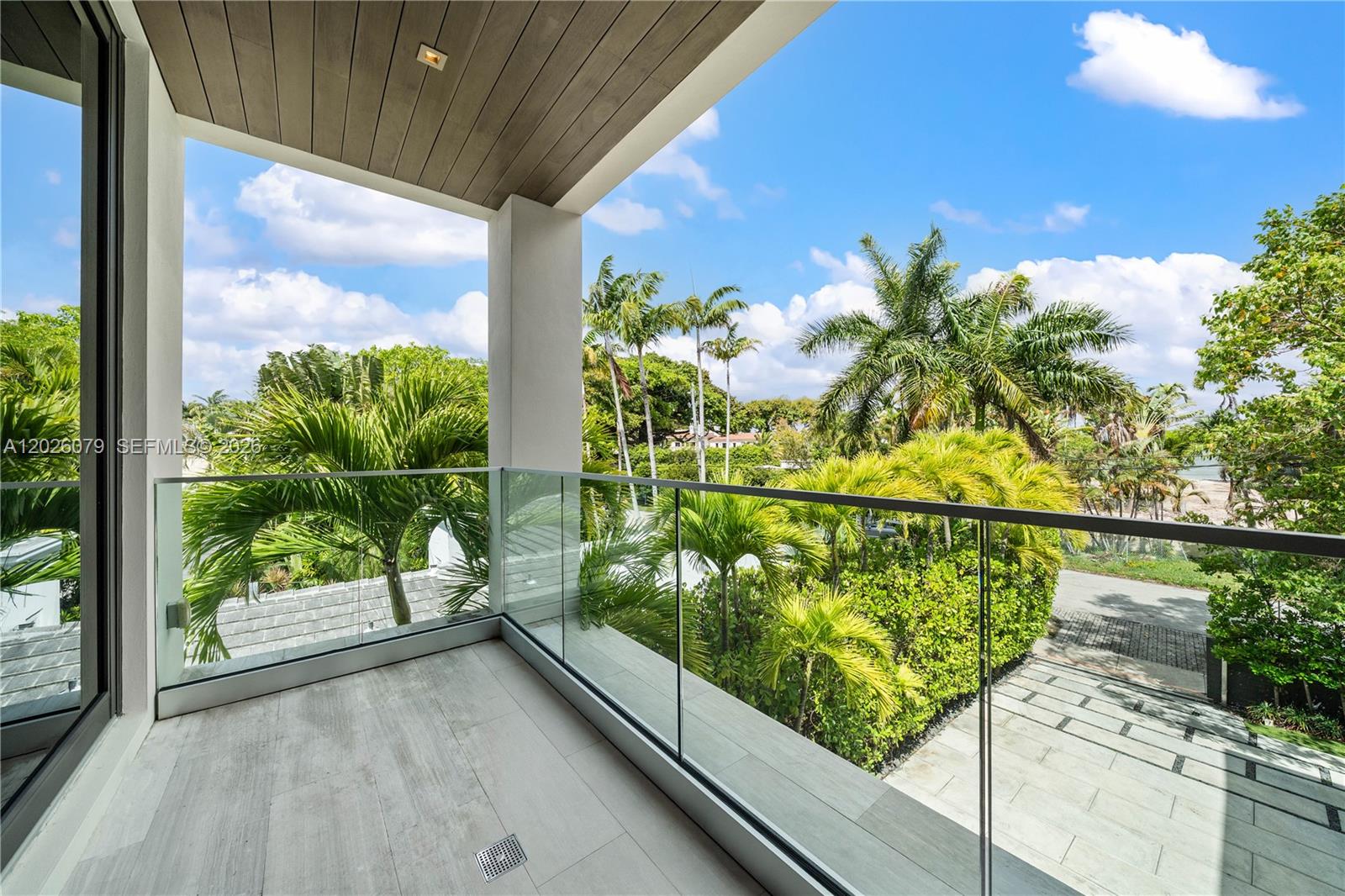 5061 North Bay Road Miami Beach, FL 33140 - Photo 32 of 63