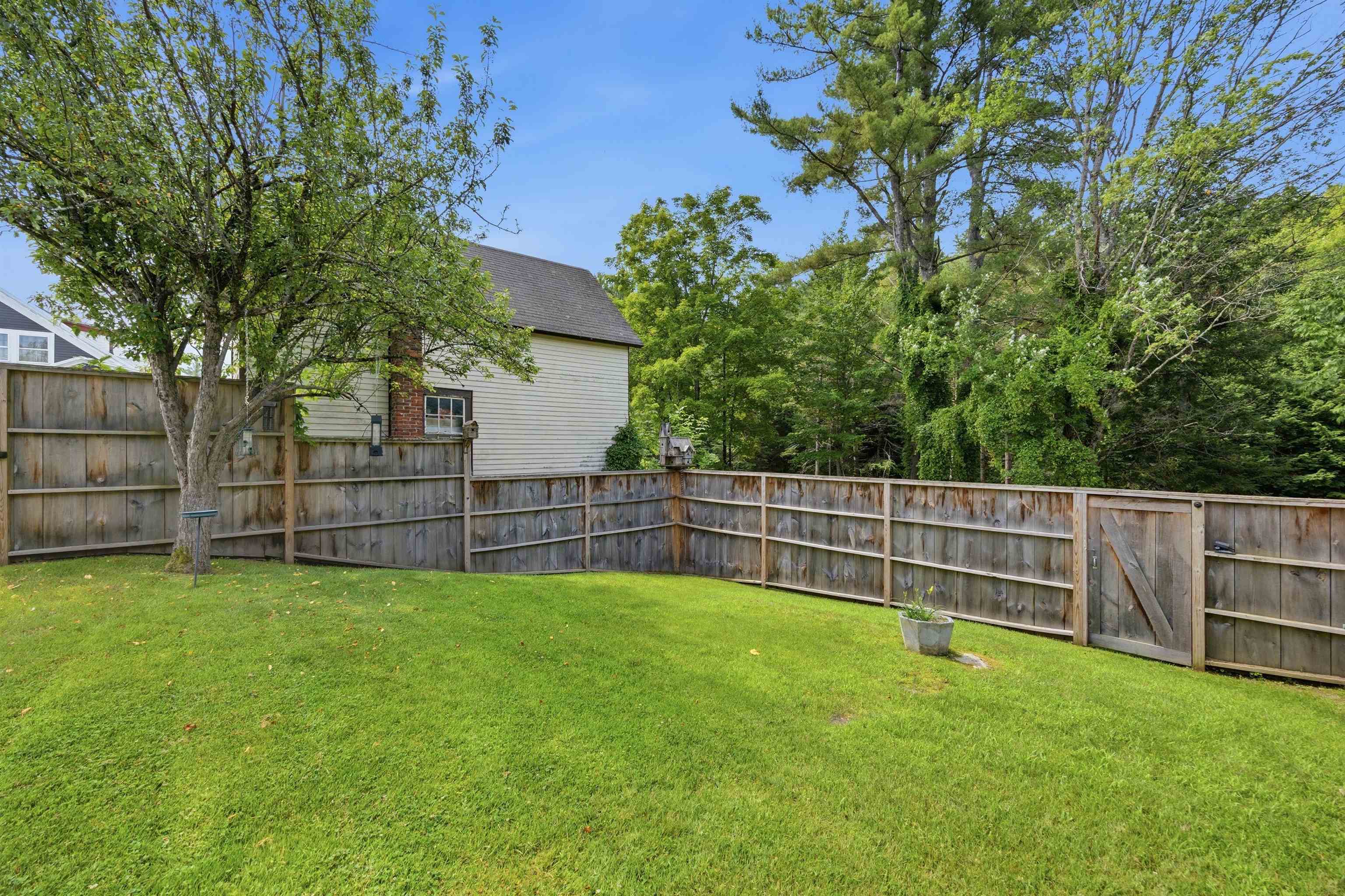 23 Lake Tarleton Road Warren, NH 03279 - Photo 14 of 55