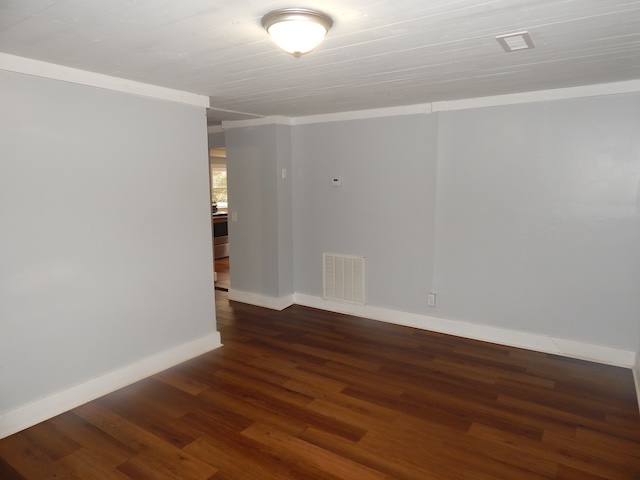 177 Seneca Creek Road Seneca, SC 29678 - Photo 10 of 26 This versatile living area boasts rich hardwood flooring, ready for your personal touch.