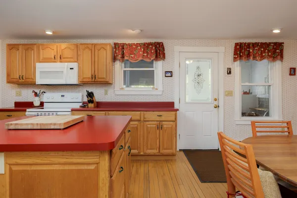 $499,500 | 111 East Gilson Avenue, Hartford, VT 05001