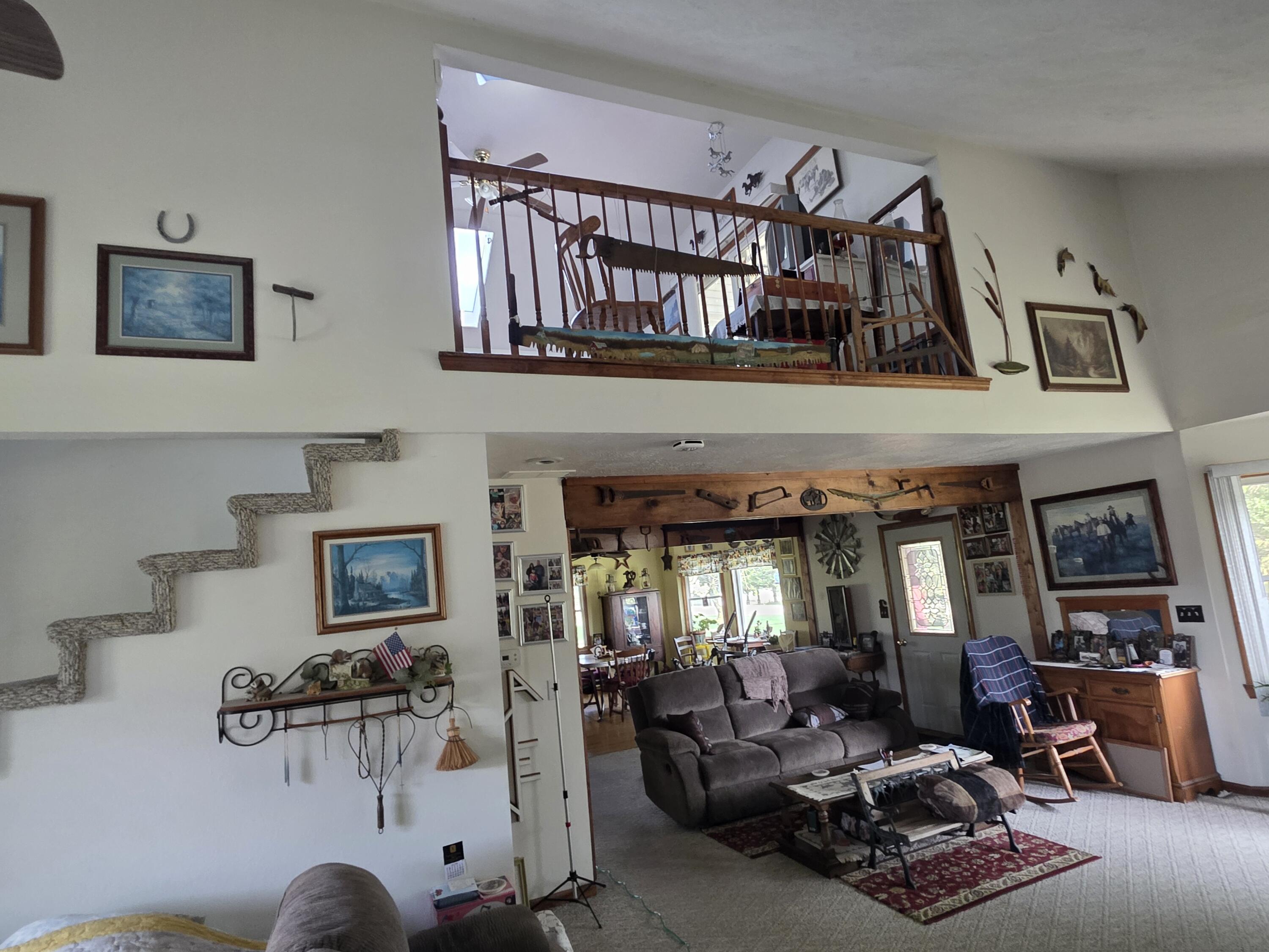 10763 Red Spring Road Mountain Grove, MO 65711 - Photo 28 of 68 Living/upstairs