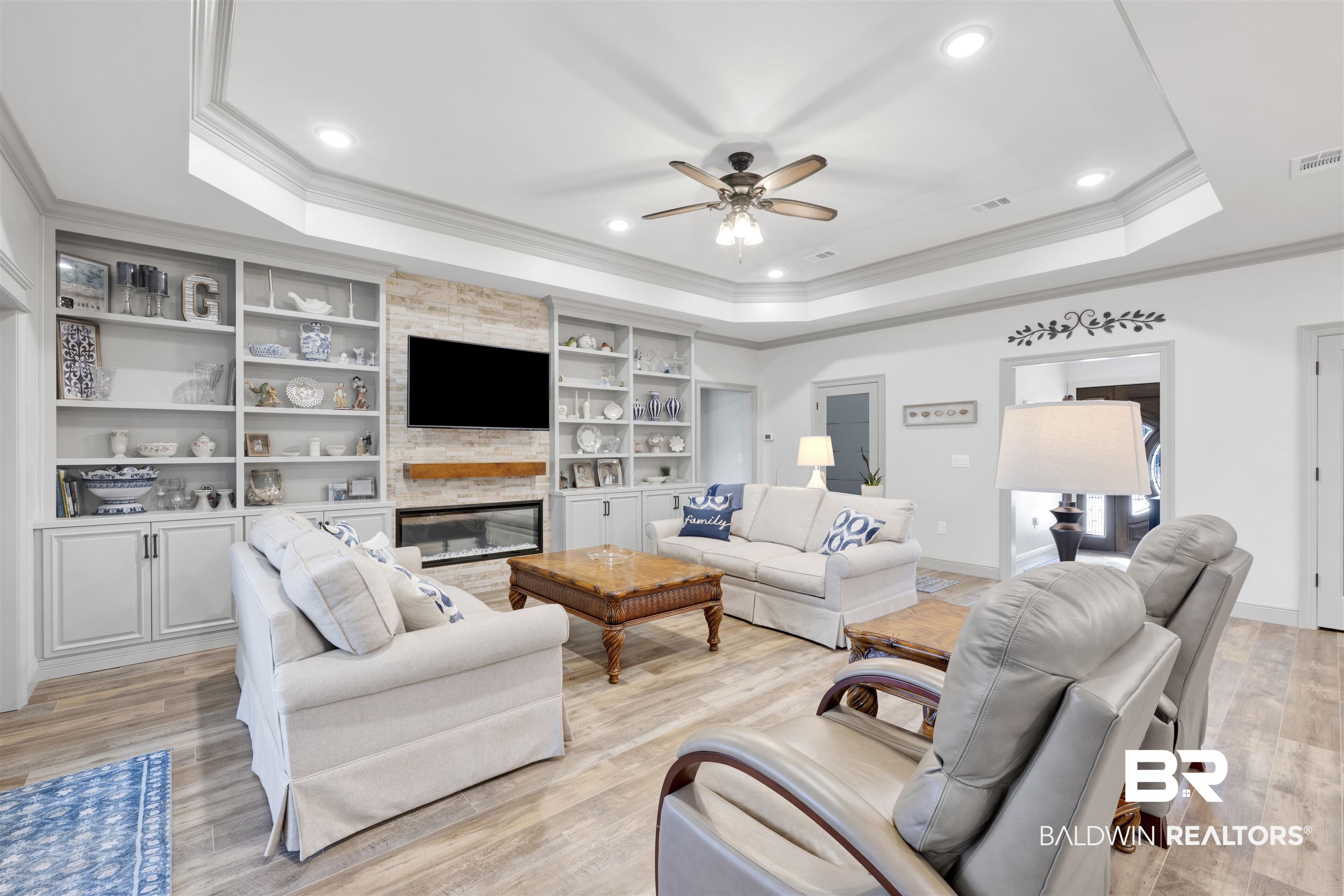 9492 Neumann Drive Elberta, AL 36530 - Photo 6 of 47 Living Room