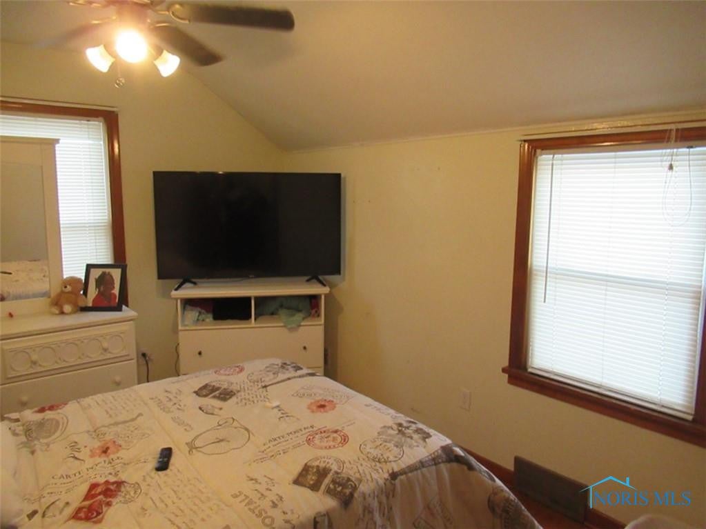 1496 Gould Road Toledo, OH 43612 - Photo 9 of 15 Gallery Image 9