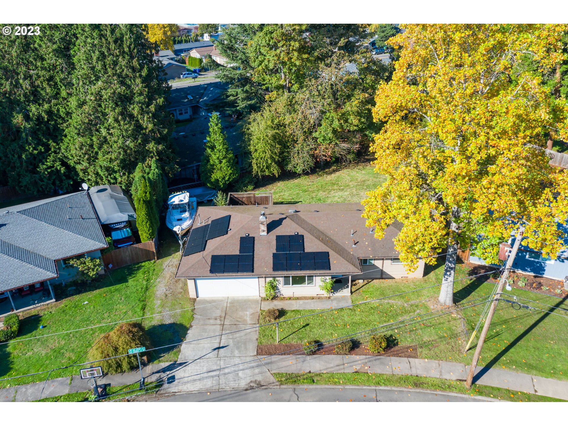 21321 Southeast Alder Street Gresham, OR 97030 - Photo 5 of 39 a view of house with garden space and street view