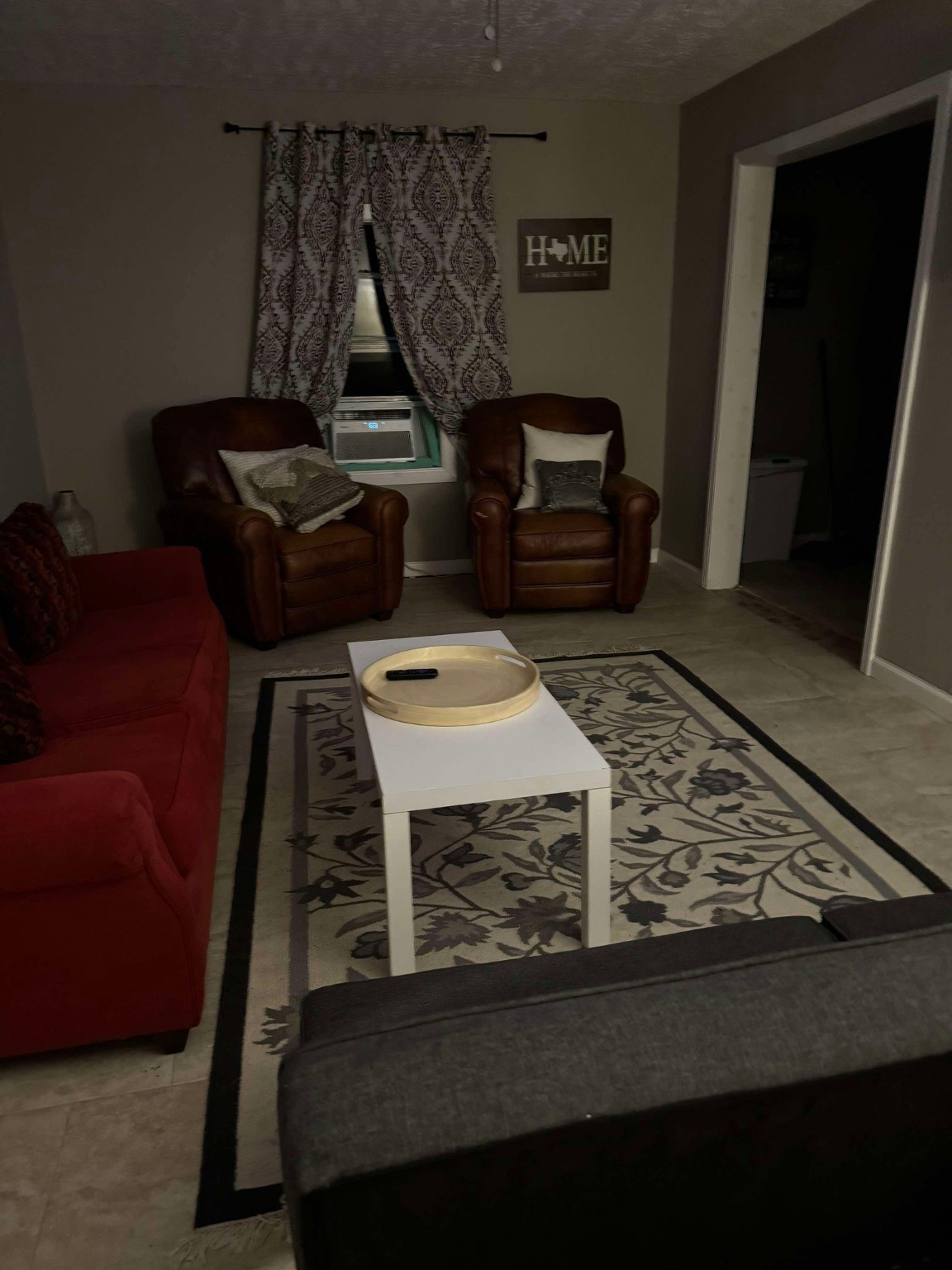 695 Grimes Avenue Silsbee, TX 77656 - Photo 13 of 29 a living room with furniture