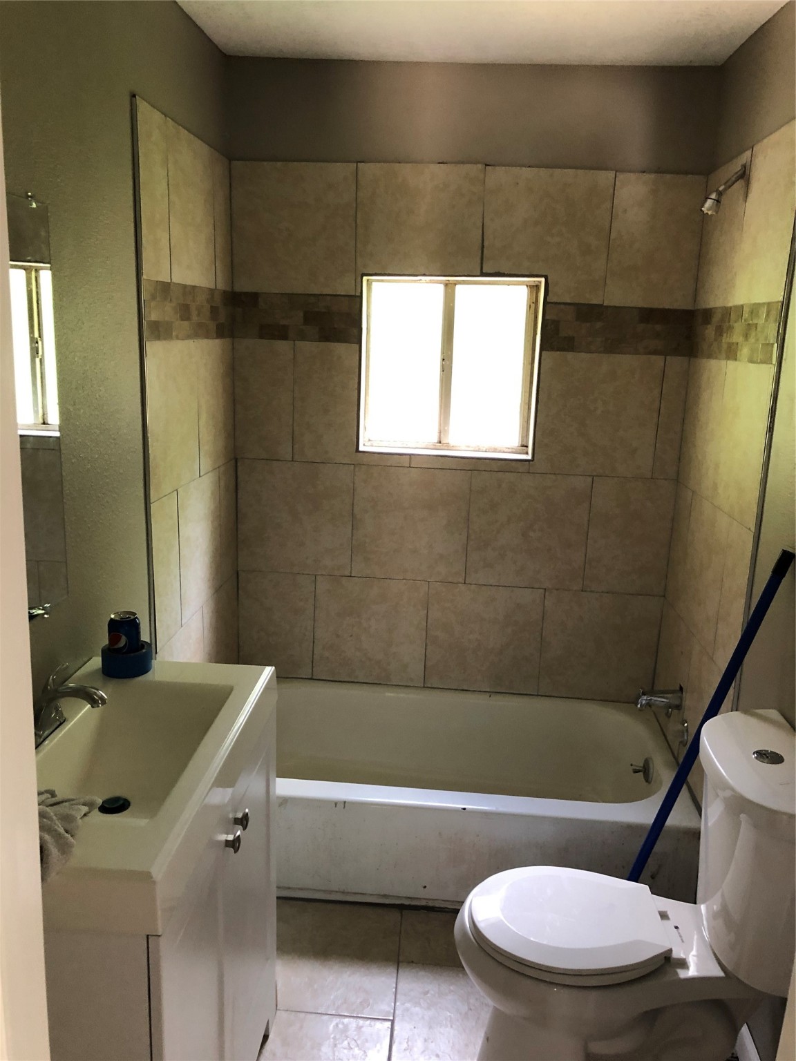 695 Grimes Avenue Silsbee, TX 77656 - Photo 29 of 29 a bathroom with a sink toilet and a bathtub