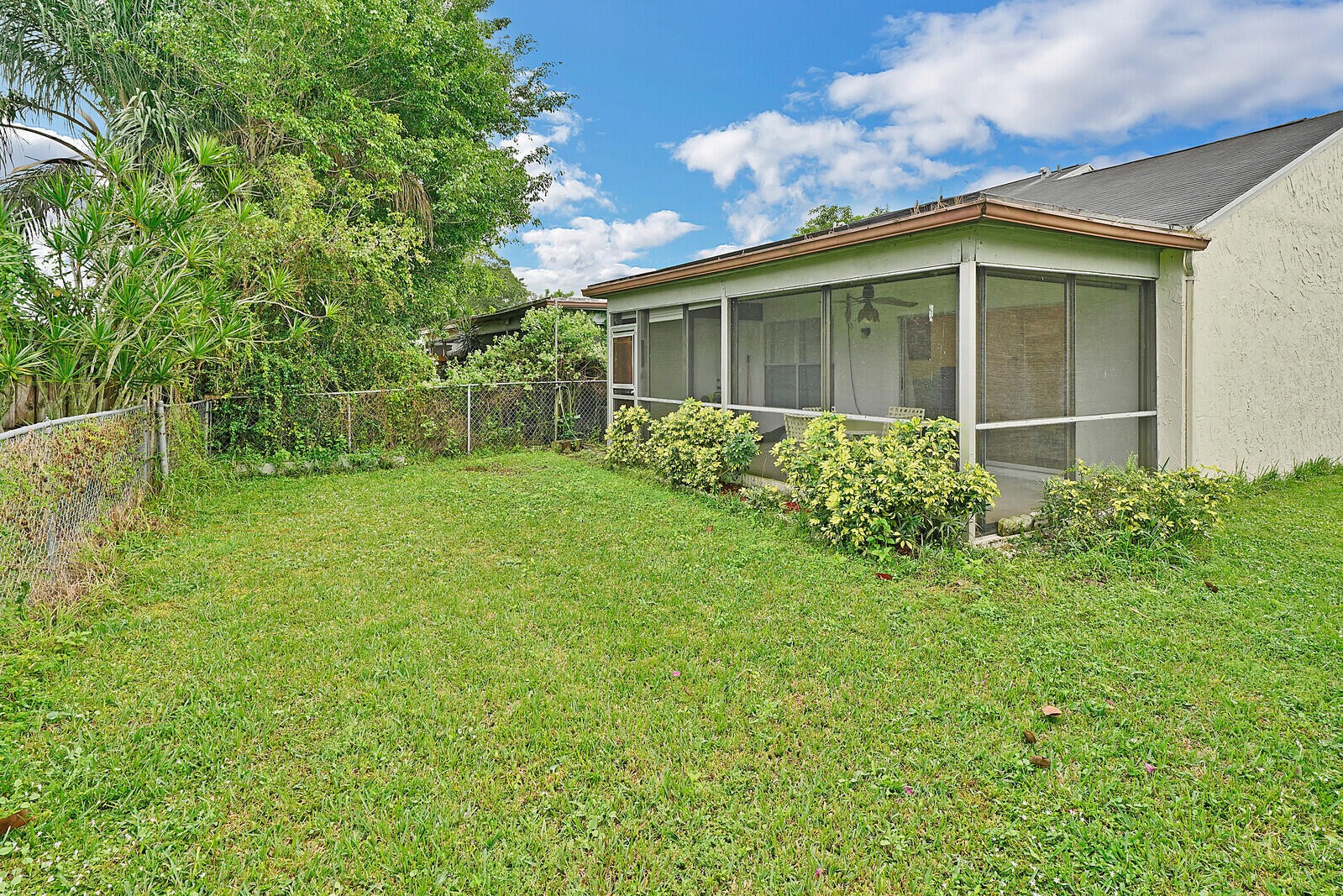 113 Pinewood Court Jupiter, FL 33458 - Photo 25 of 26 Backyard