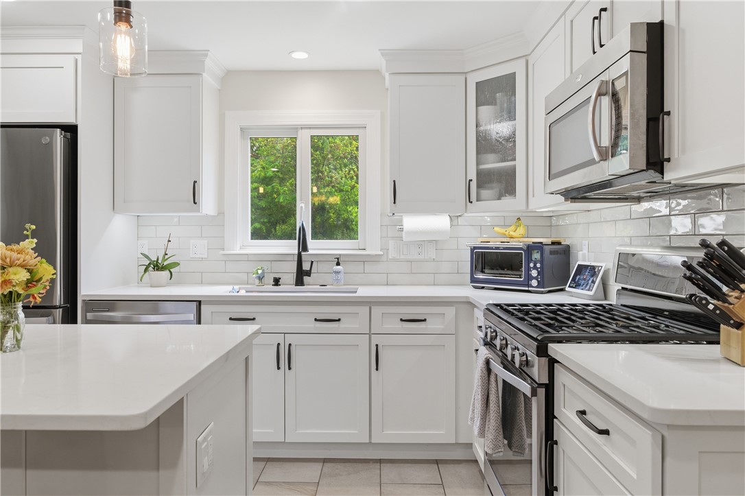 1 Blacksmith Road Lincoln, RI 02865 - Photo 11 of 46