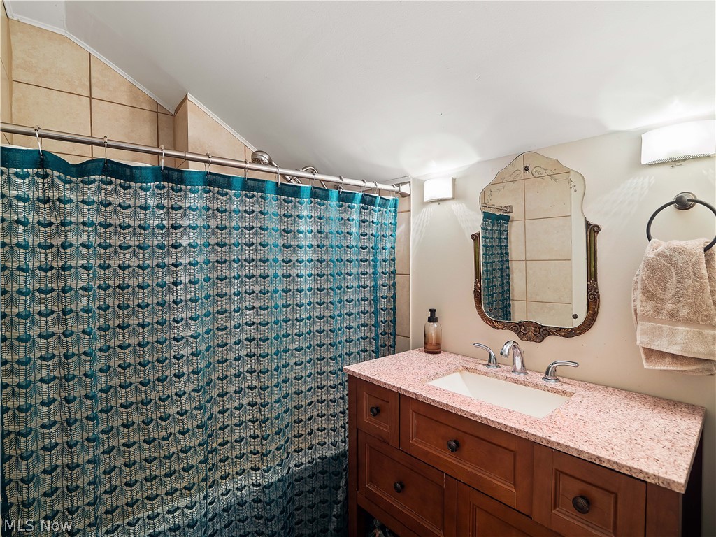 1430 Bunts Road Lakewood, OH 44107 - Photo 23 of 28