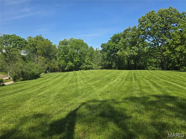 $180,000 | 64 Crescent Avenue, Twin Oaks, MO 63021