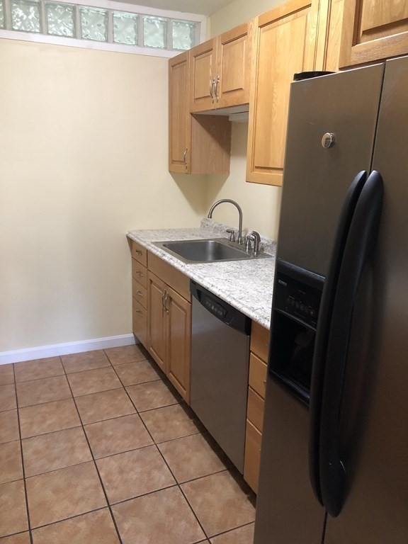 170 East Hadley Road, Unit 92 Amherst, MA 01002 - Photo 3 of 17 Gallery Image 3