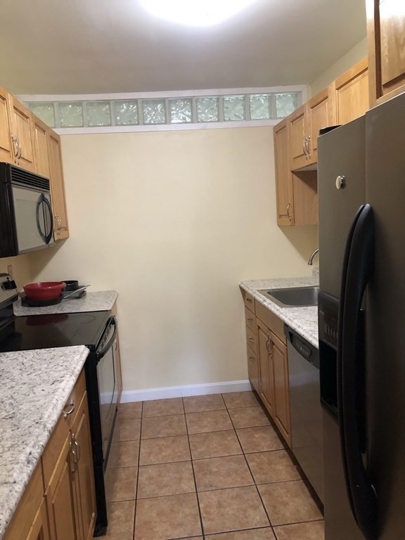 170 East Hadley Road, Unit 92 Amherst, MA 01002 - Photo 5 of 17 Gallery Image 5