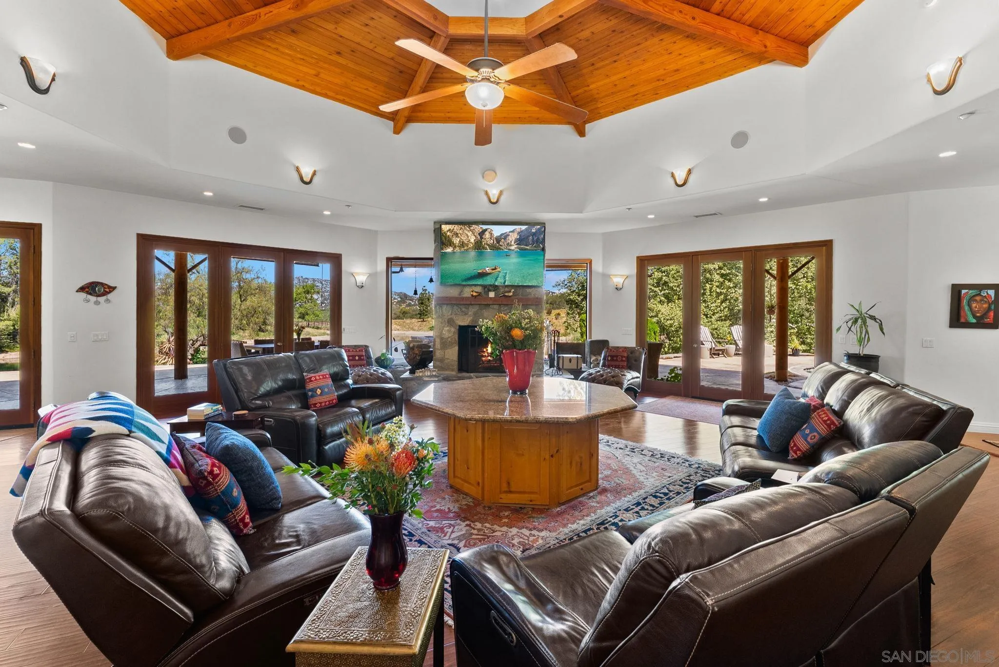 7051 Mt Olympus Road Fallbrook, CA 92028 - Photo 8 of 48 Digitally Altered. Original Image (https://zimg.paragon.ice.com/ParagonImages/Property/PA/SDMLS/-520993/8/533/400/2be9c4090c6037f60adc912d328ef9c5/3/3011e8b024a2b79631c2948e2ac515ad/-520993-e50b169a-2c6f-4b2c-b7c6-1bdf4bcd59d5.JPG)