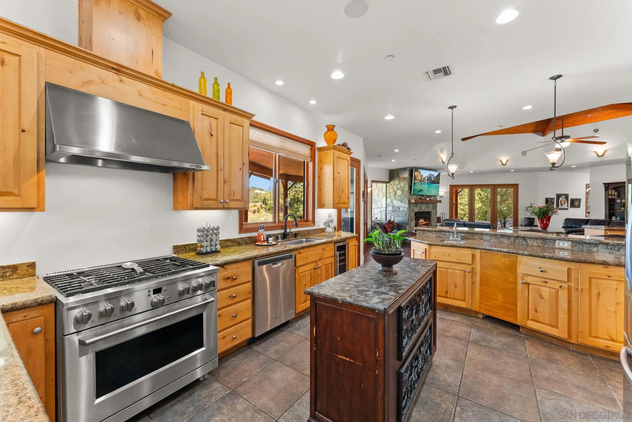 7051 Mt Olympus Road Fallbrook, CA 92028 - Photo 10 of 48 Digitally Altered. Original Image (https://zimg.paragon.ice.com/ParagonImages/Property/PA/SDMLS/-520993/12/533/400/6c8c971b11866d709f637c5a51d63f86/3/3011e8b024a2b79631c2948e2ac515ad/-520993-c8e6ae8e-b183-489f-b087-393eaf1fc984.JPG)