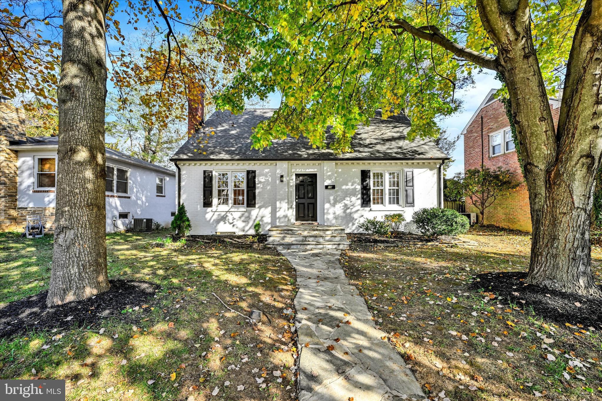 19 Dunmore Road Catonsville, MD 21228 - Photo 2 of 50 a view of a yard in front of house