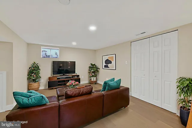 $464,900 | 19 Dunmore Road, Catonsville, MD 21228