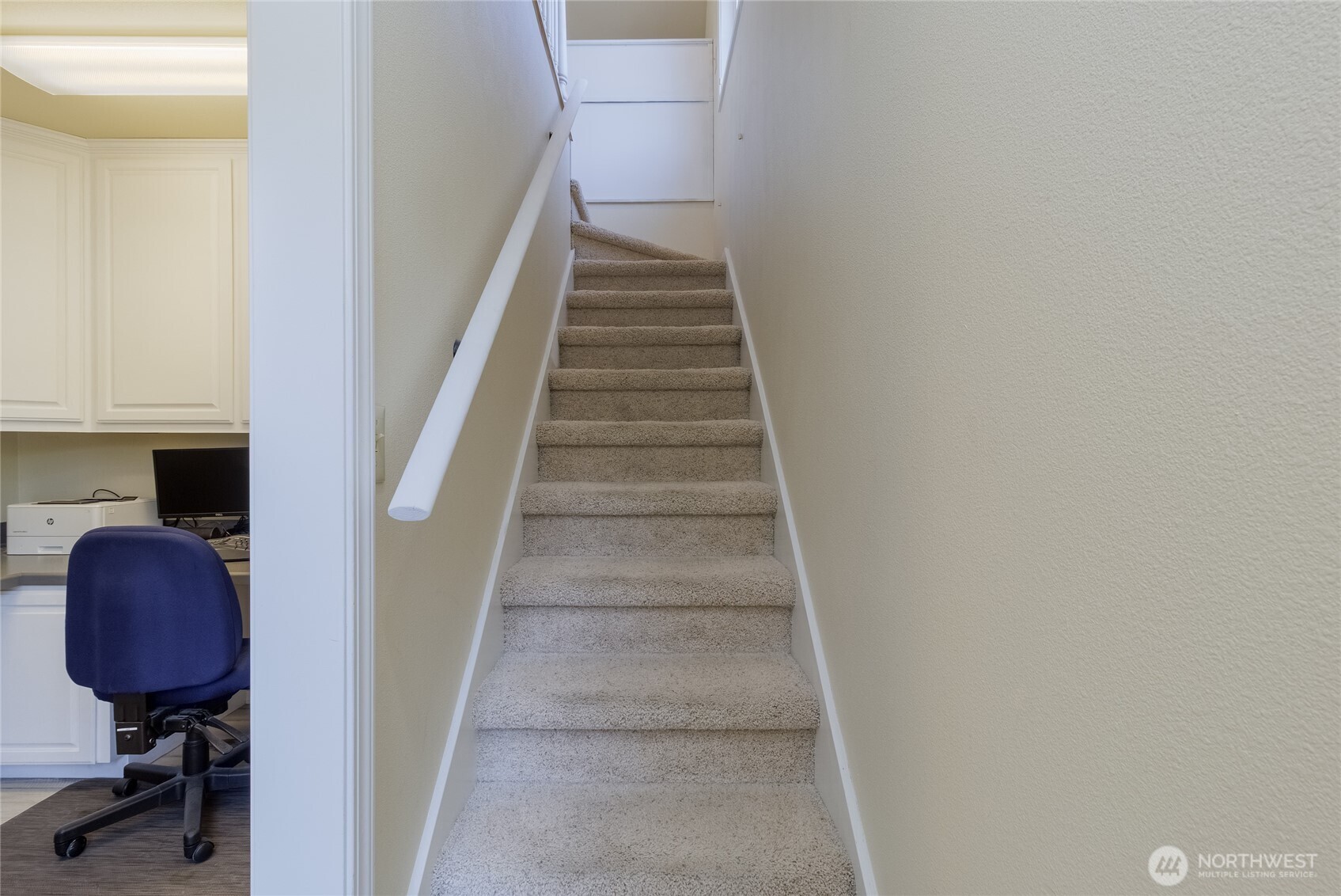 47 Austin Street Walla Walla, WA 99362 - Photo 27 of 40 a view of entryway and hall