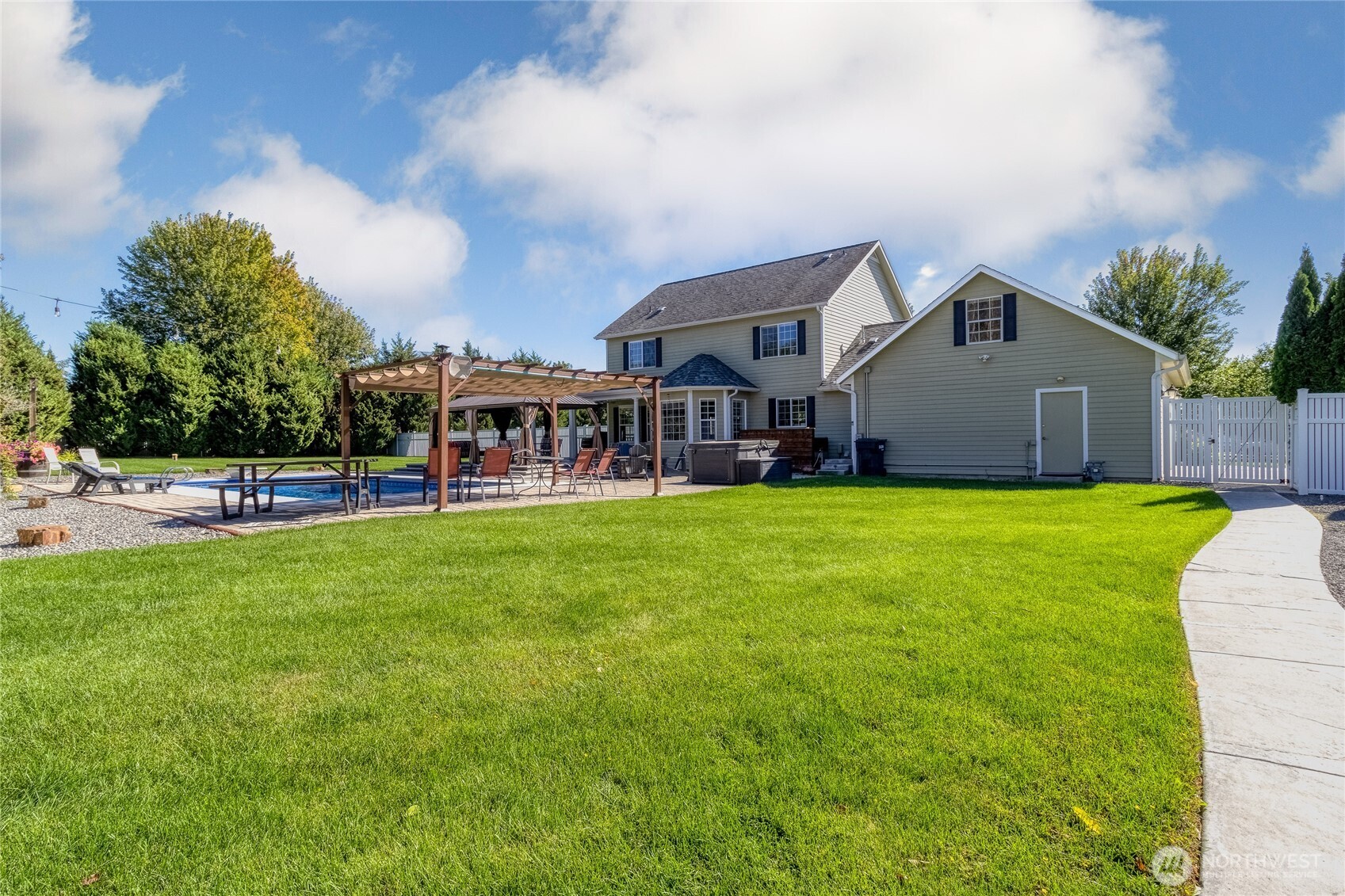 47 Austin Street Walla Walla, WA 99362 - Photo 35 of 40 a view of house with a big yard and large trees
