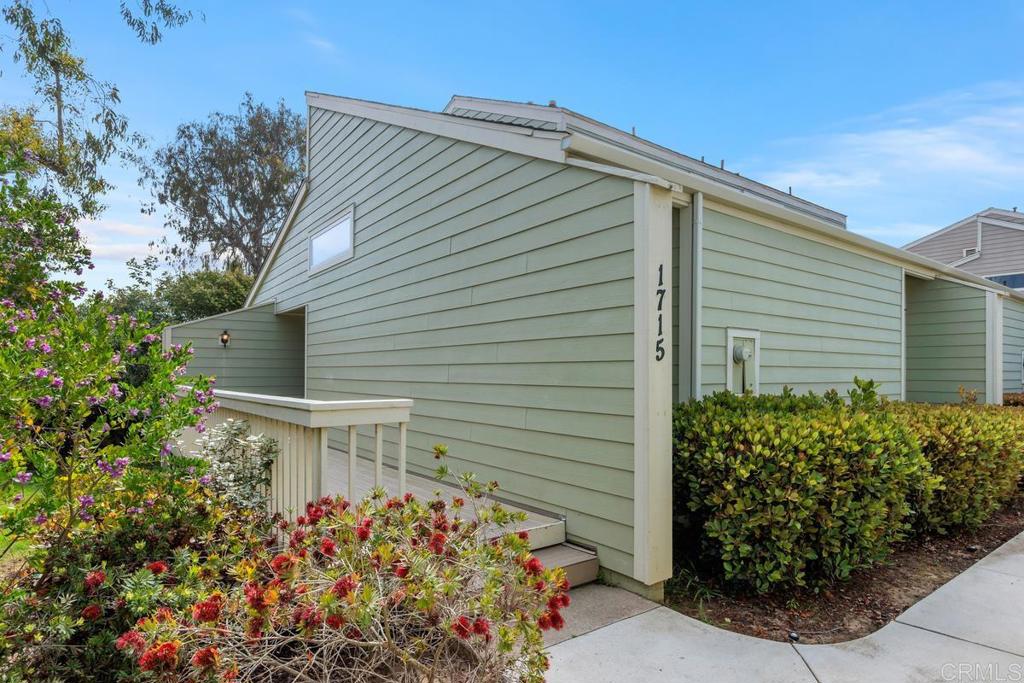 1715 Kennington Road Encinitas, CA 92024 - Photo 2 of 42