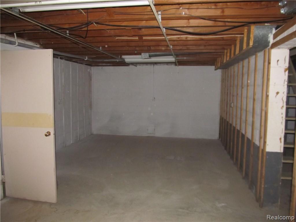 8253 McCandlish Road Grand Blanc, MI 48439 - Photo 30 of 32 IMG_3343.JPG