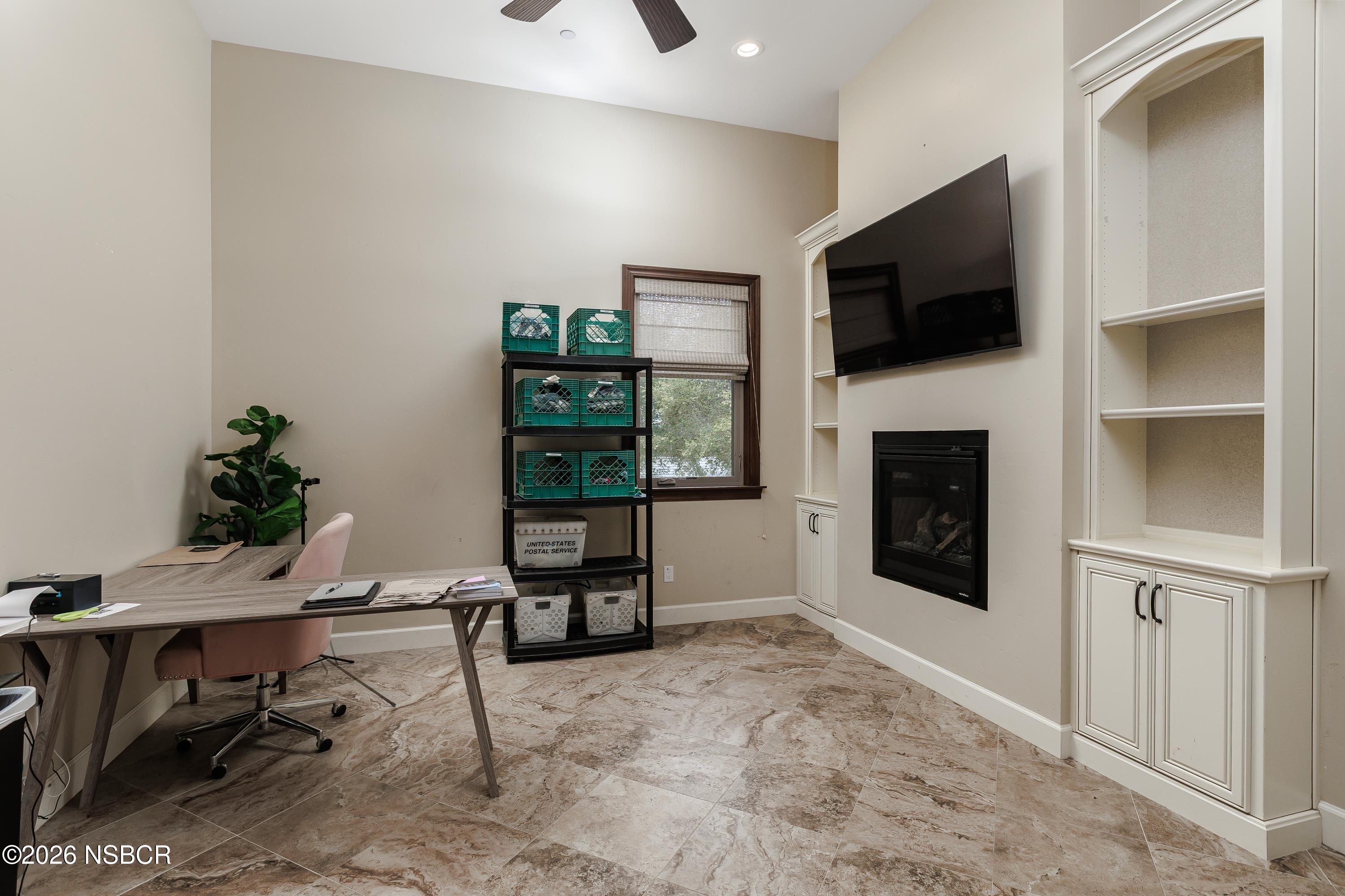 1950 Lemon Ranch Road Arroyo Grande, CA 93420 - Photo 11 of 34 11. Master Office