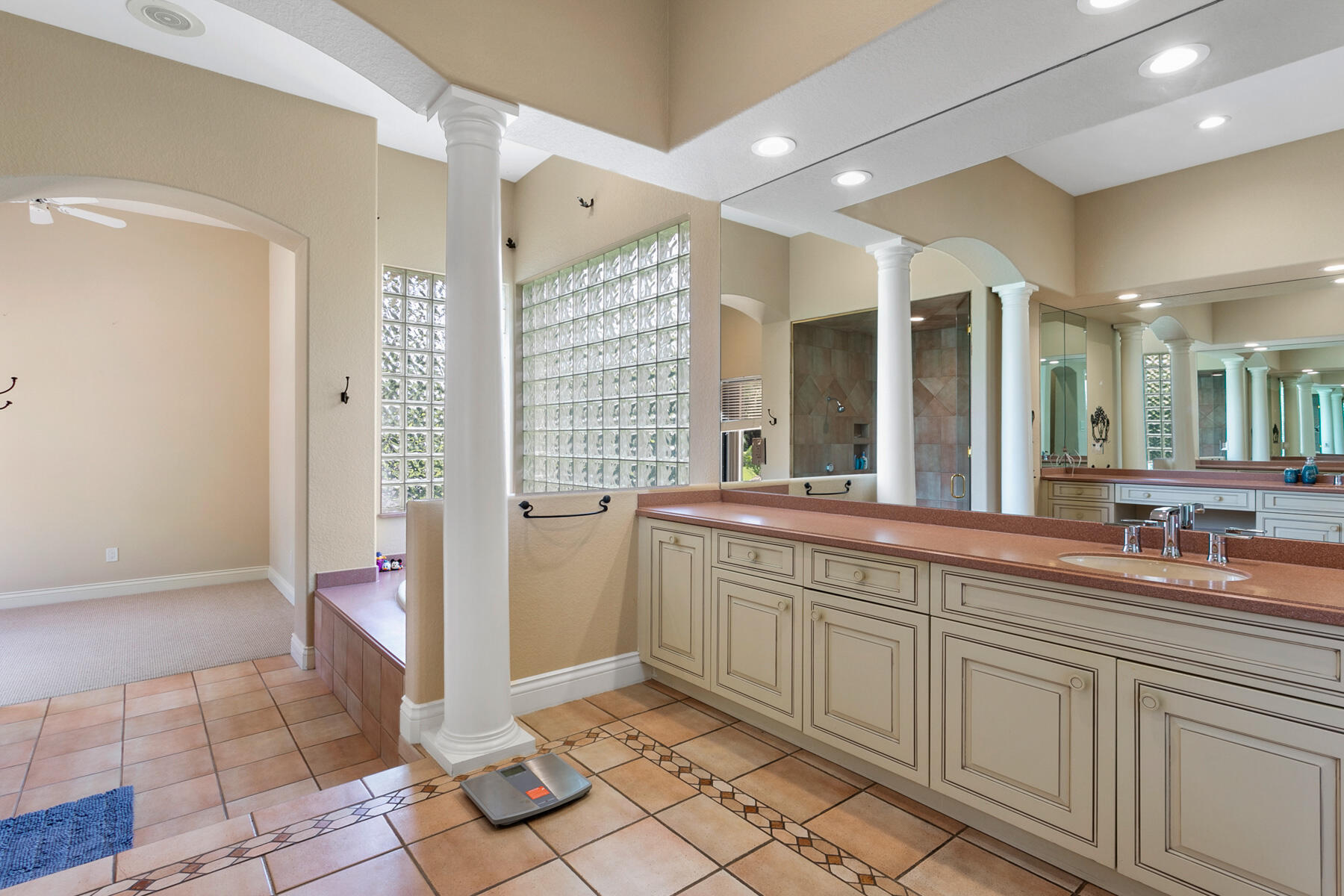 8158 Native Dancer Road East Palm Beach Gardens, FL 33418 - Photo 15 of 47 Master _Bathroom_01_web steep 25