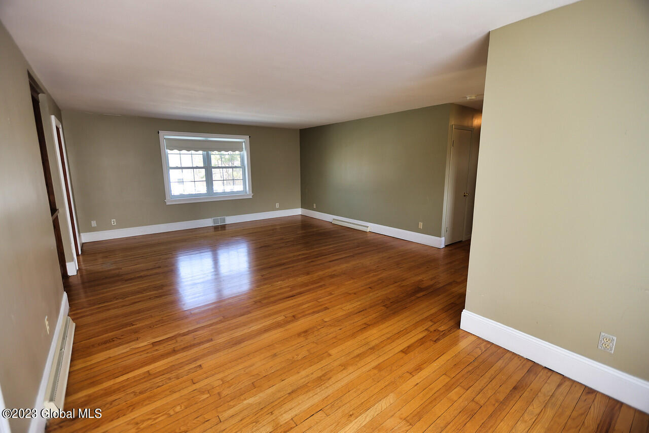 175 Voorhees Road Perth, NY 12010 - Photo 14 of 36 175 voorhees living room