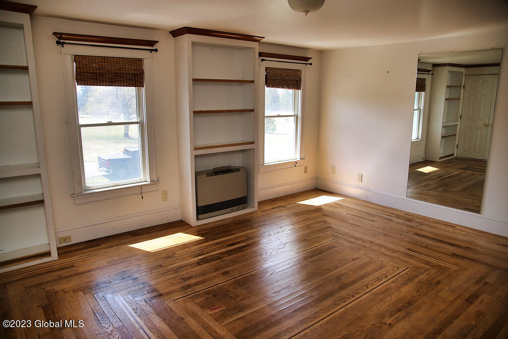 175 Voorhees Road Perth, NY 12010 - Photo 23 of 36 175 voorhees family room