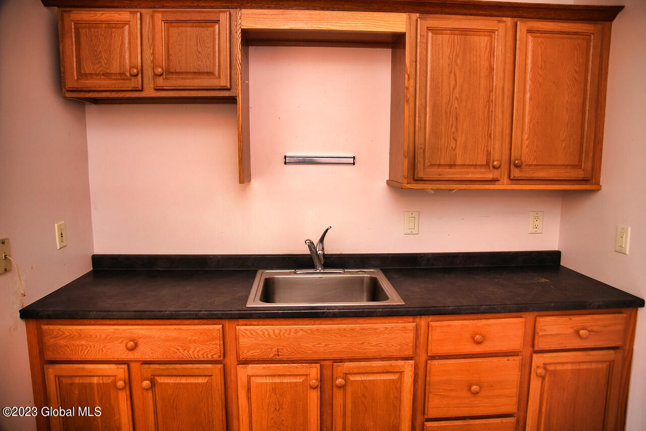 175 Voorhees Road Perth, NY 12010 - Photo 31 of 36 175 voorhees kitchenette
