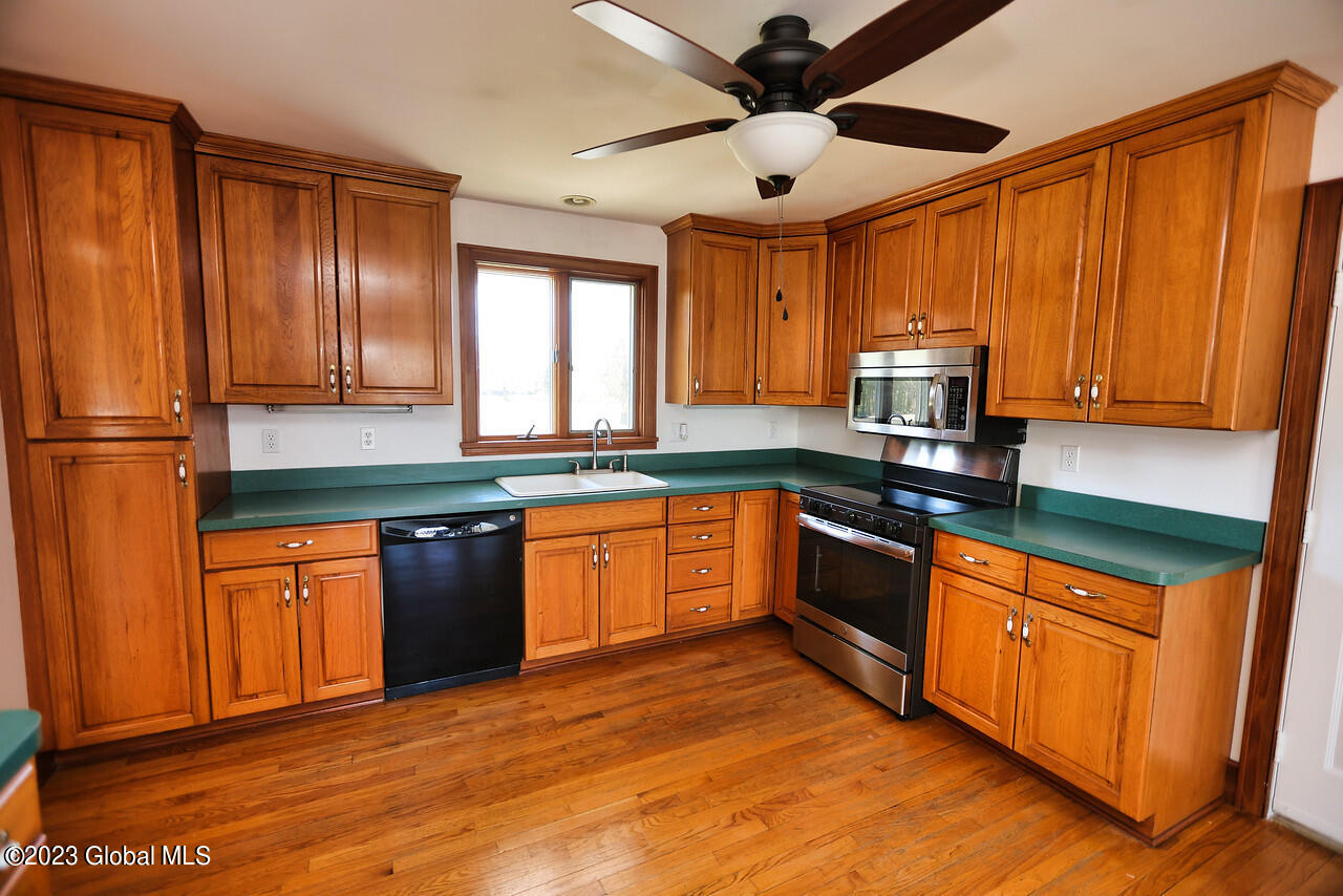 175 Voorhees Road Perth, NY 12010 - Photo 10 of 36 175 voorhees kitchen cabinets