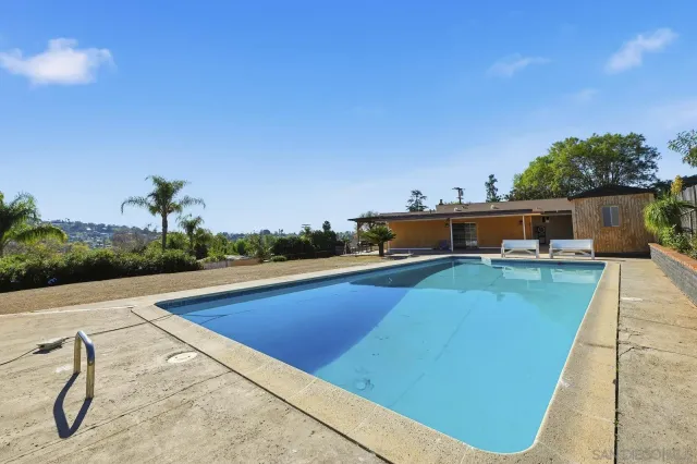 $840,000 | 612 Momar Lane, Escondido, CA 92027