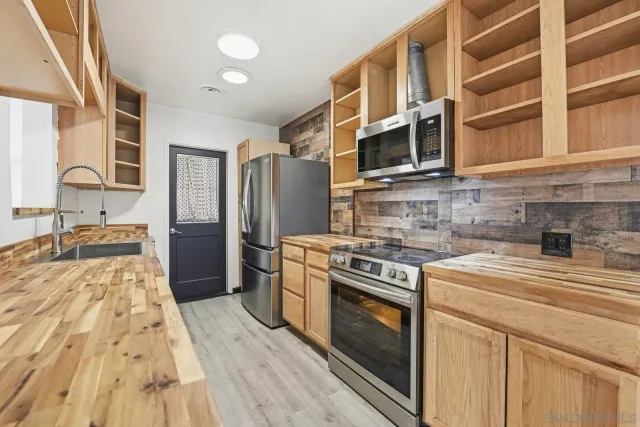 $840,000 | 612 Momar Lane, Escondido, CA 92027