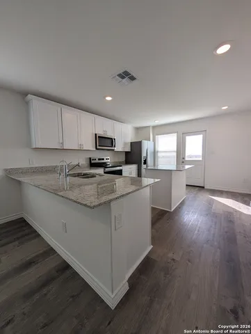 $2,195 | 862 Bluegrass, New Braunfels, TX 78130