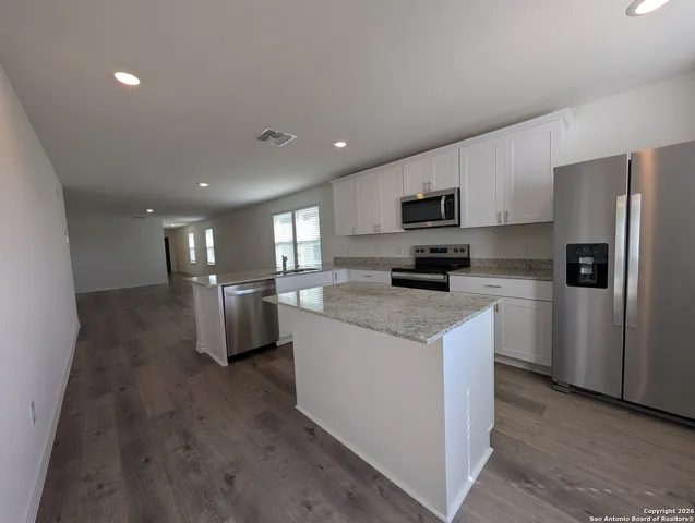 $2,195 | 862 Bluegrass, New Braunfels, TX 78130