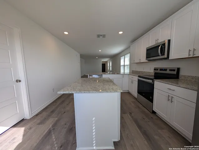 $2,195 | 862 Bluegrass, New Braunfels, TX 78130