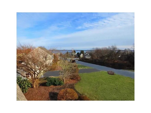 $4,000 | 26 Peggy Lane, Portsmouth, RI 02871