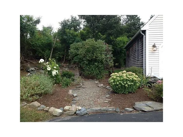 $4,000 | 26 Peggy Lane, Portsmouth, RI 02871
