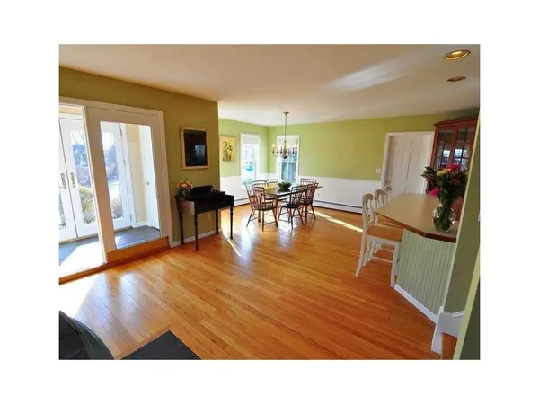 $4,000 | 26 Peggy Lane, Portsmouth, RI 02871